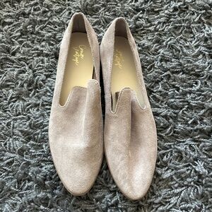 Crown Vintage Flats